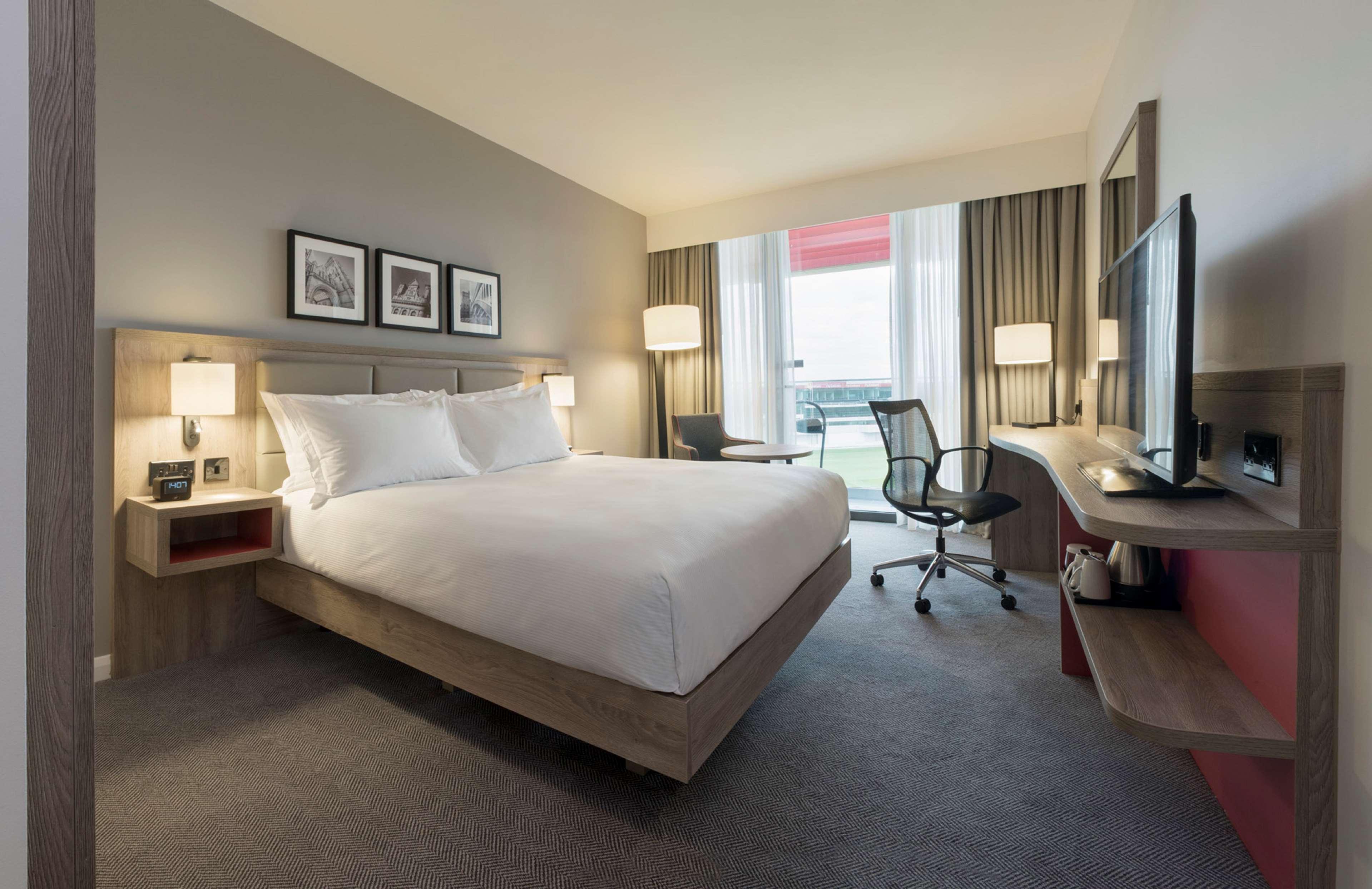 Hilton Garden Manchester Emirates Old Trafford Отель 4*