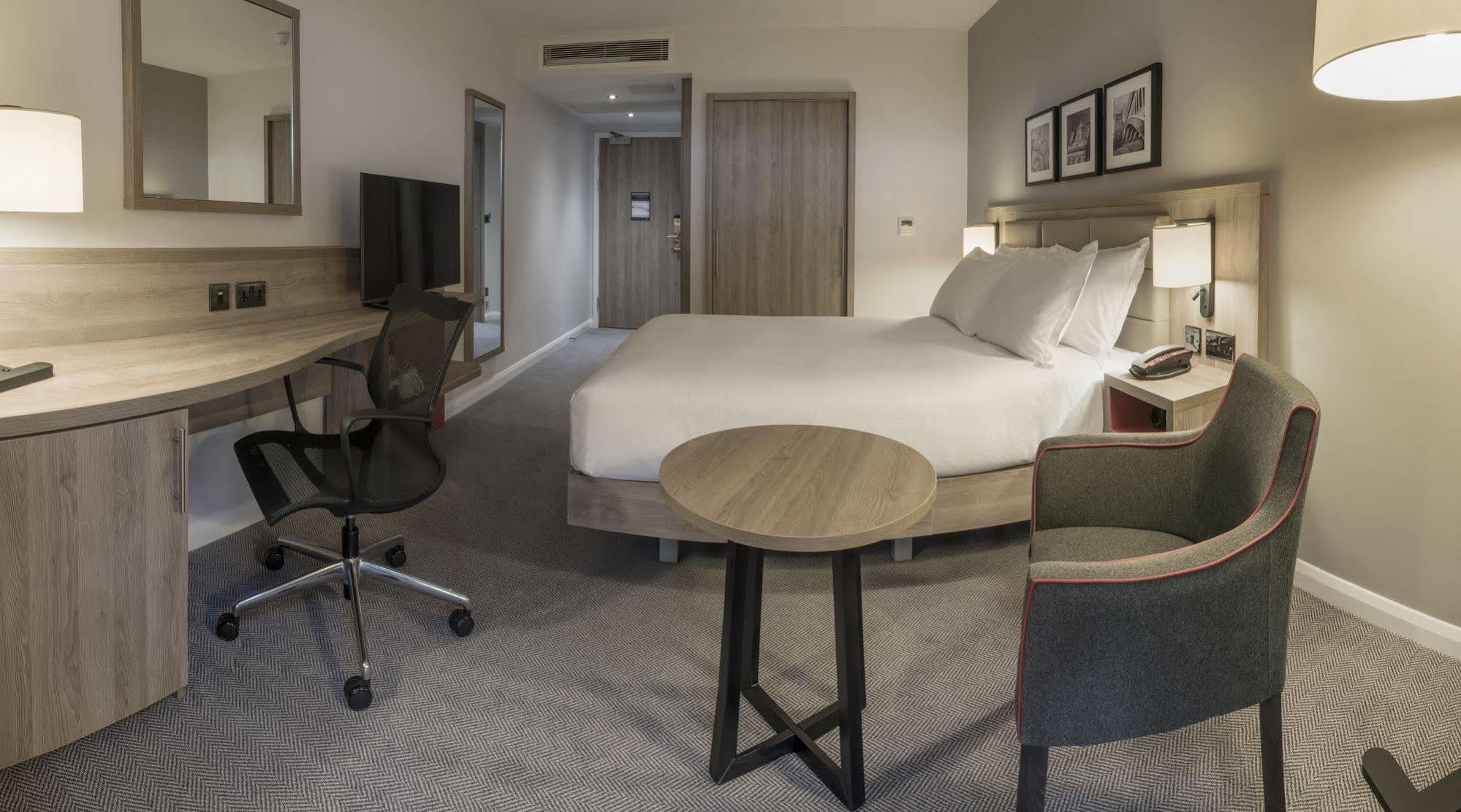 Отель Hilton Garden Manchester Emirates Old Trafford 4*