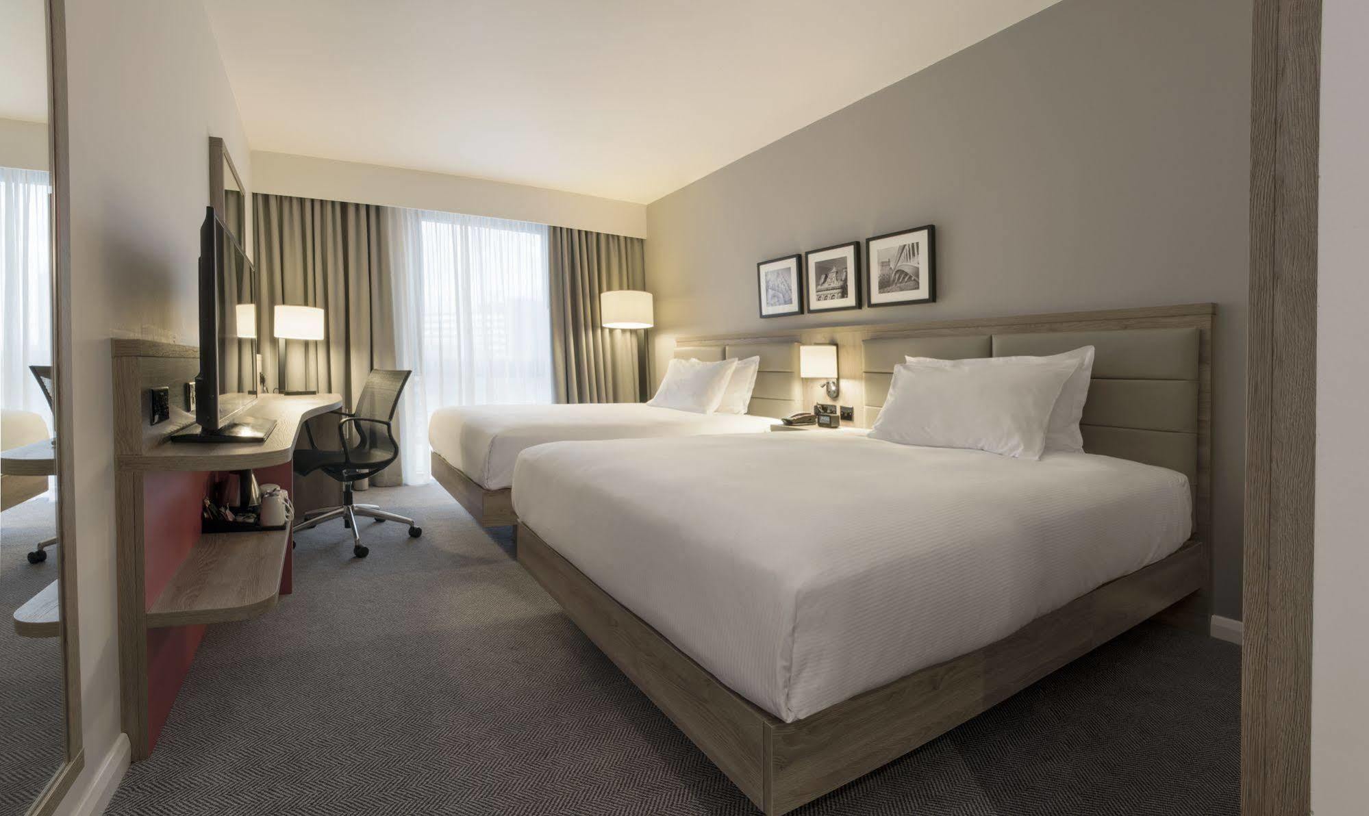 Hilton Garden Manchester Emirates Old Trafford 4*
